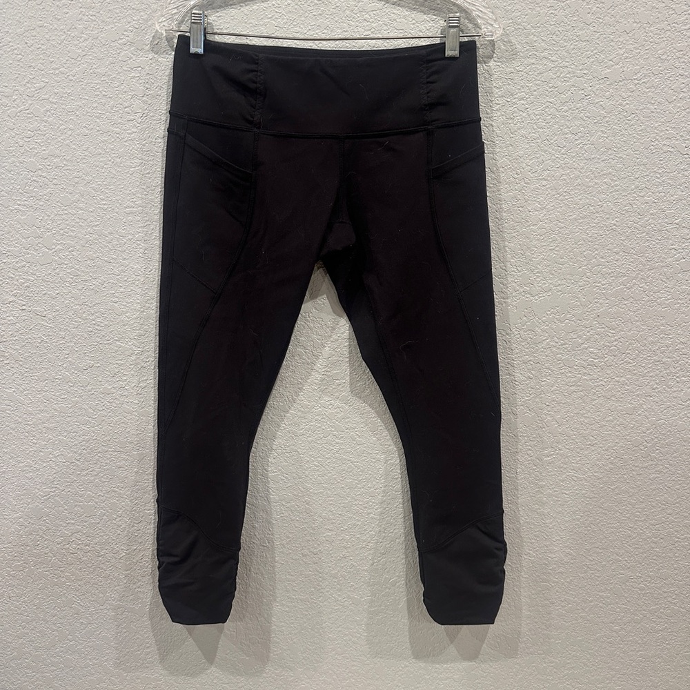 EUC lululemon Cargo Black Cropped Leggings - 8 - 25" inseam